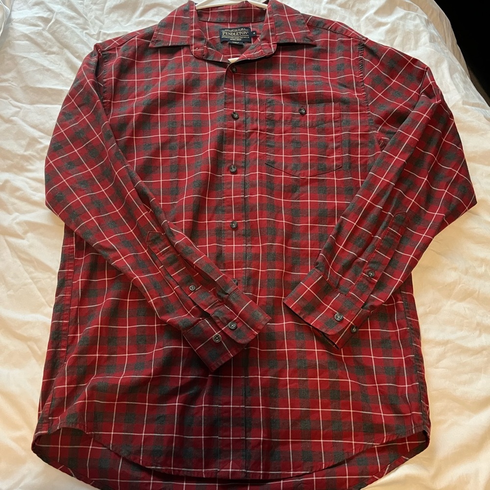 Mens size small Pendleton button up shirt
